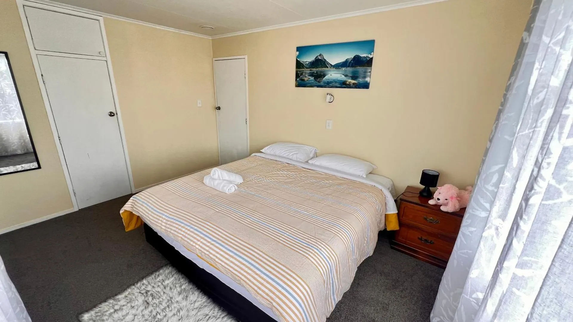 Spacious 3 Bedroom Near Skyline-5 Min Walk Rotorua Holiday home